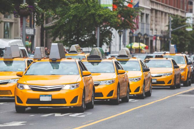 سيارة سيدان